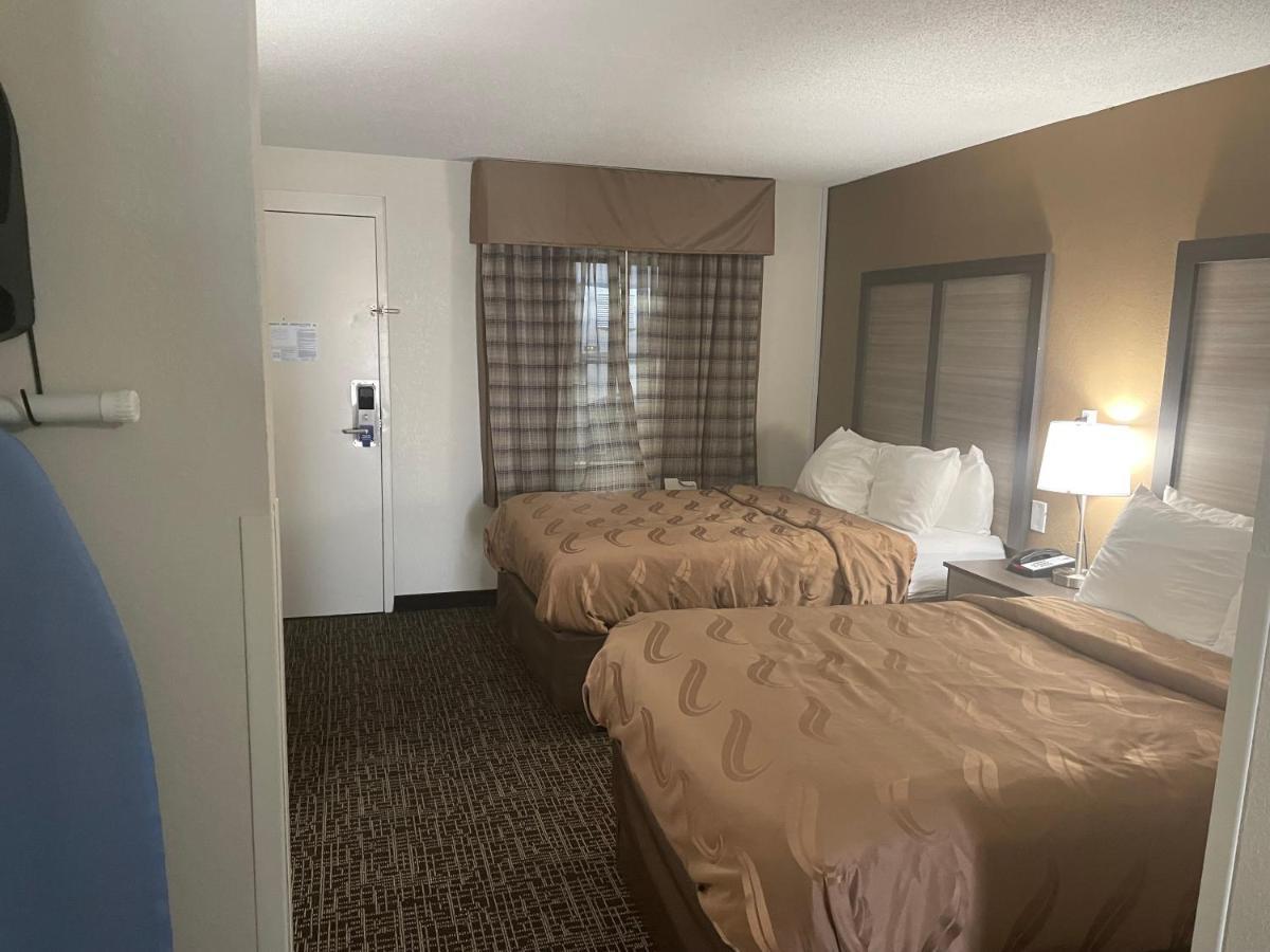 Quality Inn & Suites Spring Lake - Fayetteville Near Fort Bragg Exterior foto