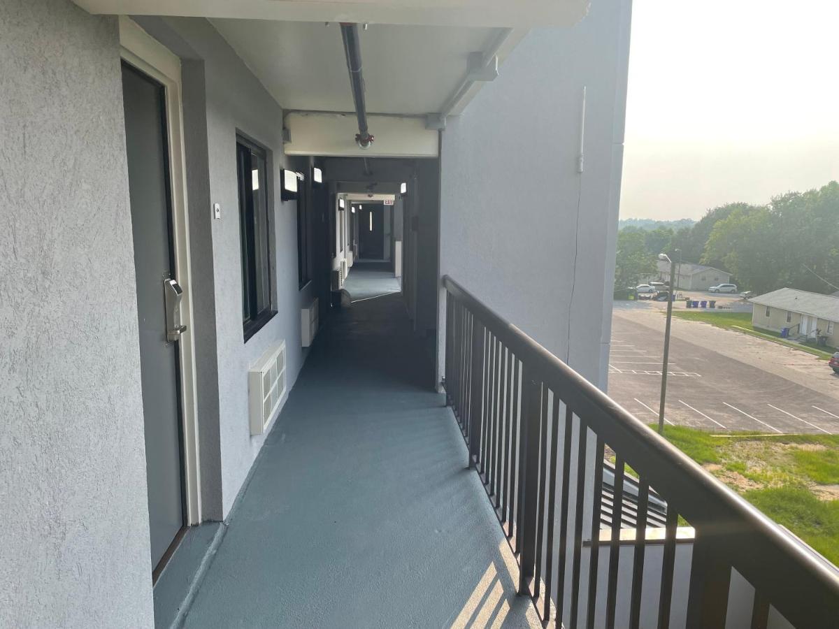 Quality Inn & Suites Spring Lake - Fayetteville Near Fort Bragg Exterior foto