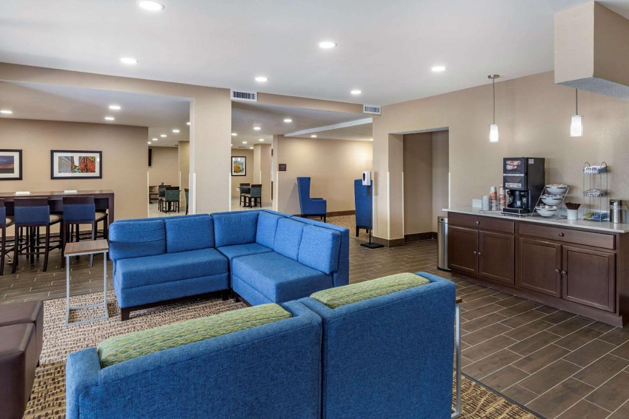 Quality Inn & Suites Spring Lake - Fayetteville Near Fort Bragg Exterior foto